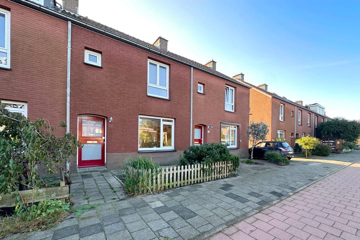 Photo 1 of Esdoornlaan 15