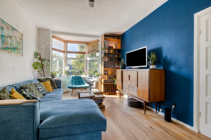 Photo 15 of Van Tuyll van Serooskerkenweg 152-3