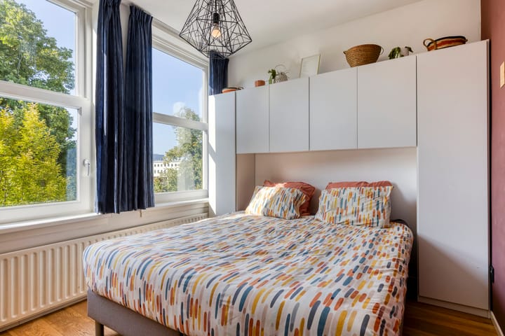 Photo 18 of Van Tuyll van Serooskerkenweg 152-3