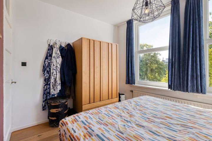 Photo 19 of Van Tuyll van Serooskerkenweg 152-3