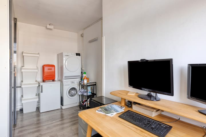 Photo 26 of Van Tuyll van Serooskerkenweg 152-3