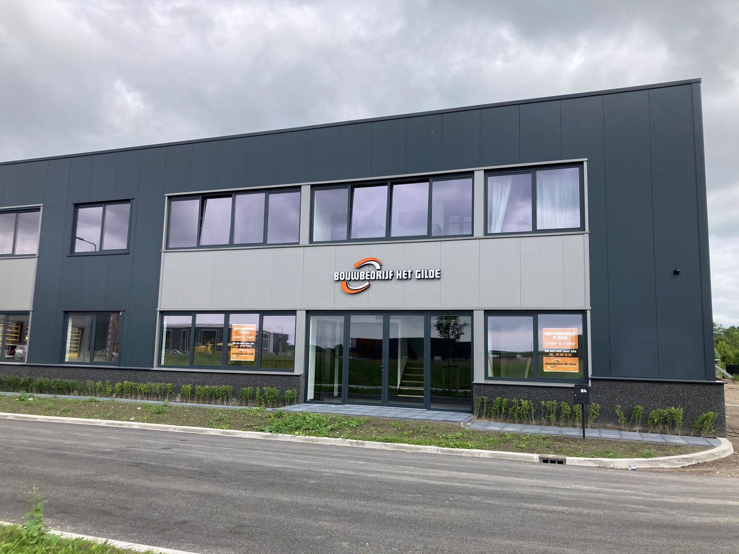 View photo 2 of Jelle Zijlstraweg 64