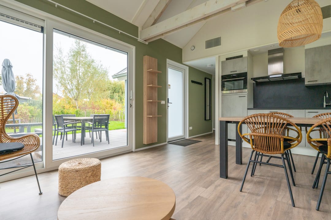 Photo 2 of Zeedijk 24-942