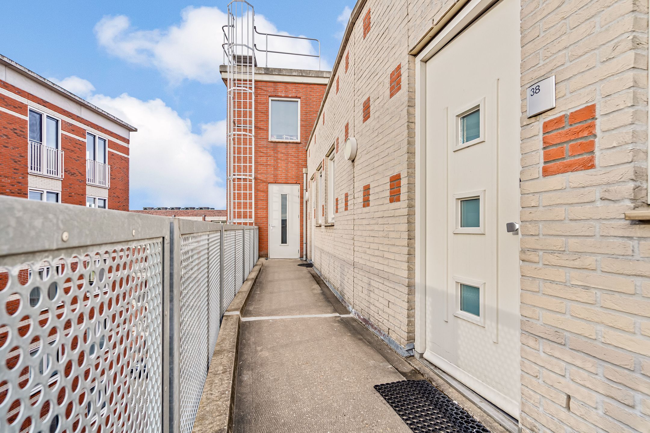 Photo 24 of Timpaanstraat 38