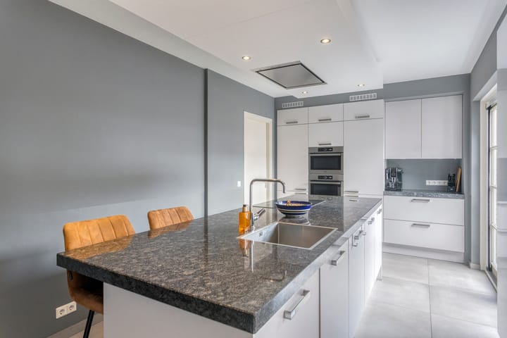 Foto 24 van Trompstraat 11