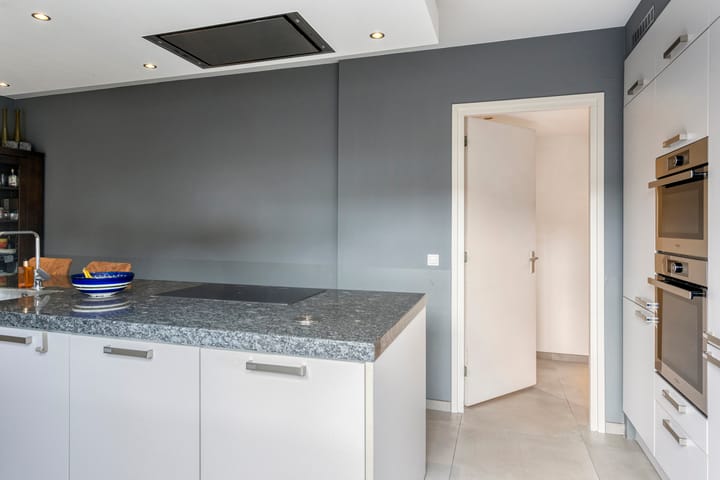 Foto 28 van Trompstraat 11