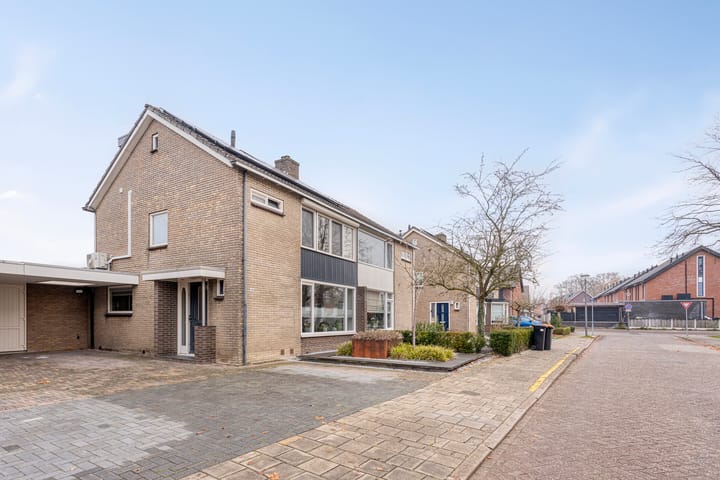 Foto 6 van Trompstraat 11