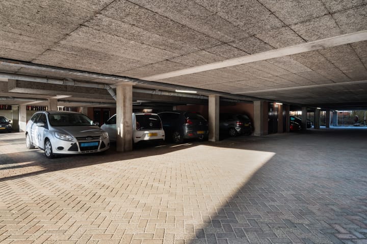 Foto 38 van Anna Karenina erf 44