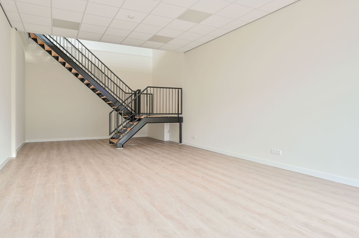 View photo 2 of Havenstraat 80-b