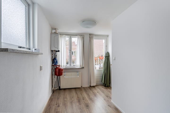 Photo 14 of Waalstraat 35