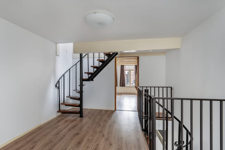 Photo 16 of Waalstraat 35