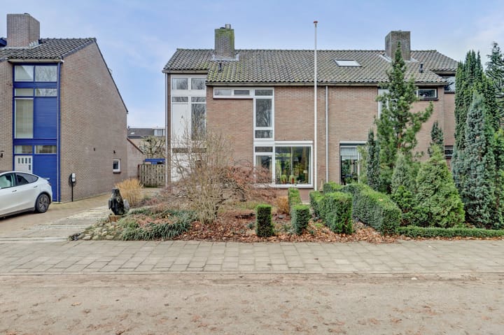 Photo 5 of Tuinfluiterstraat 113