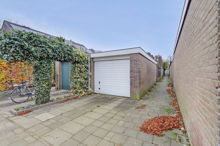 Photo 38 of Tuinfluiterstraat 113