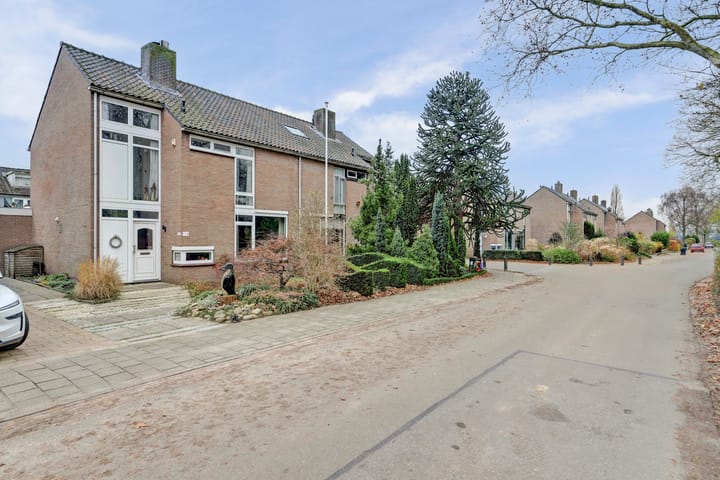 Photo 40 of Tuinfluiterstraat 113