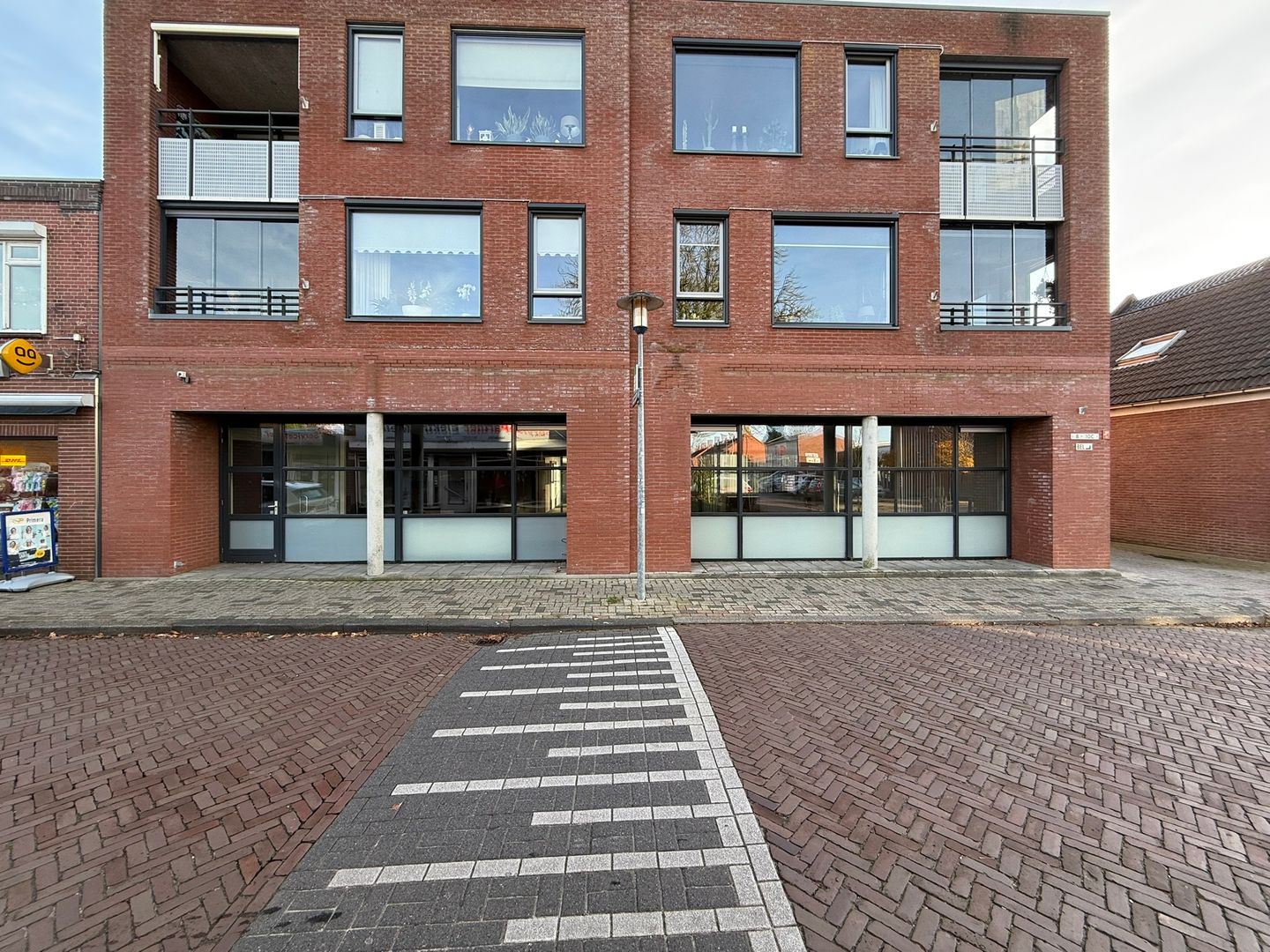 Bekijk foto 2 van Stationsstraat 8