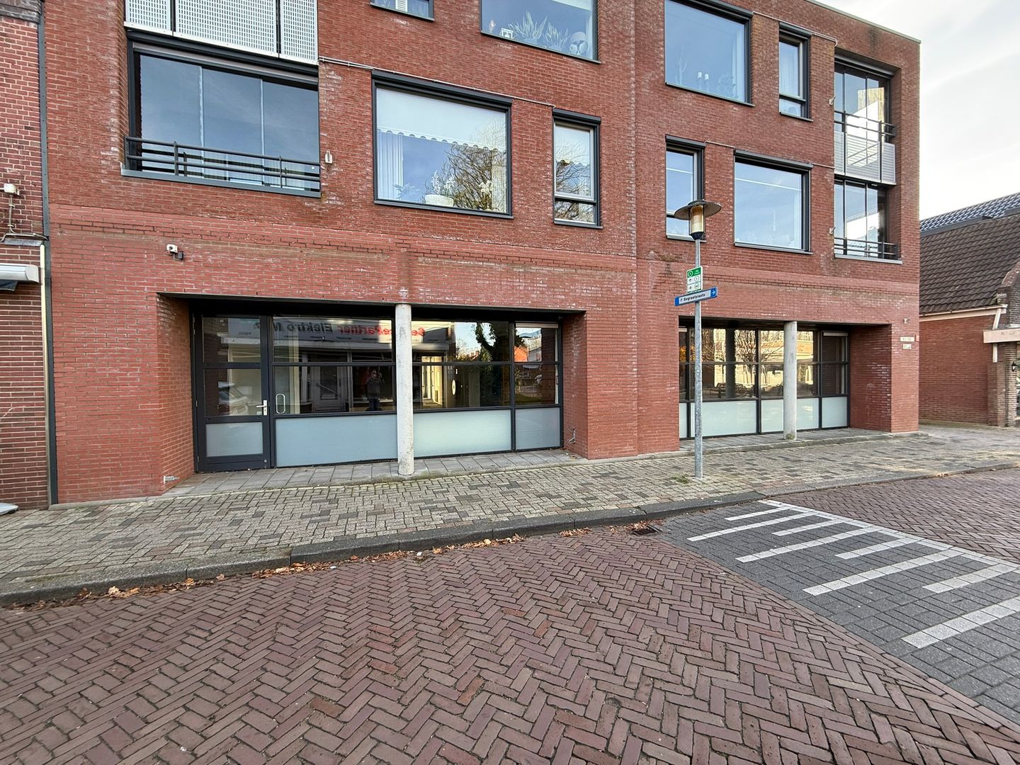 Bekijk foto 3 van Stationsstraat 8