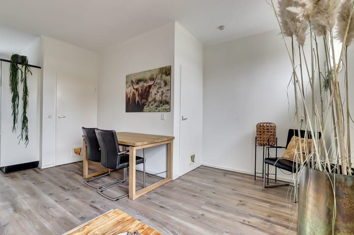 Photo 3 of Tollensstraat 141-B