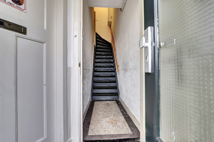 Photo 8 of Tollensstraat 141-B