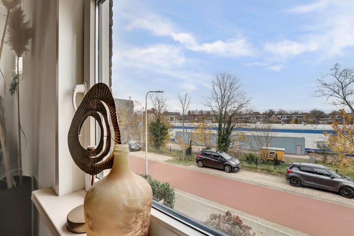 Photo 11 of Tollensstraat 141-B