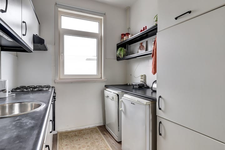 Photo 14 of Tollensstraat 141-B