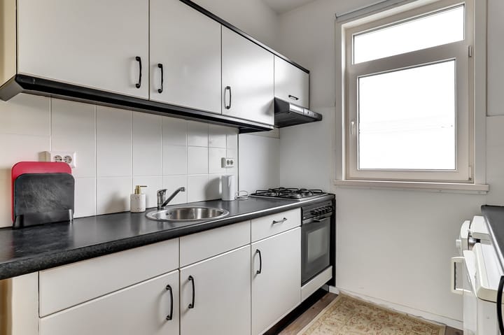 Photo 15 of Tollensstraat 141-B