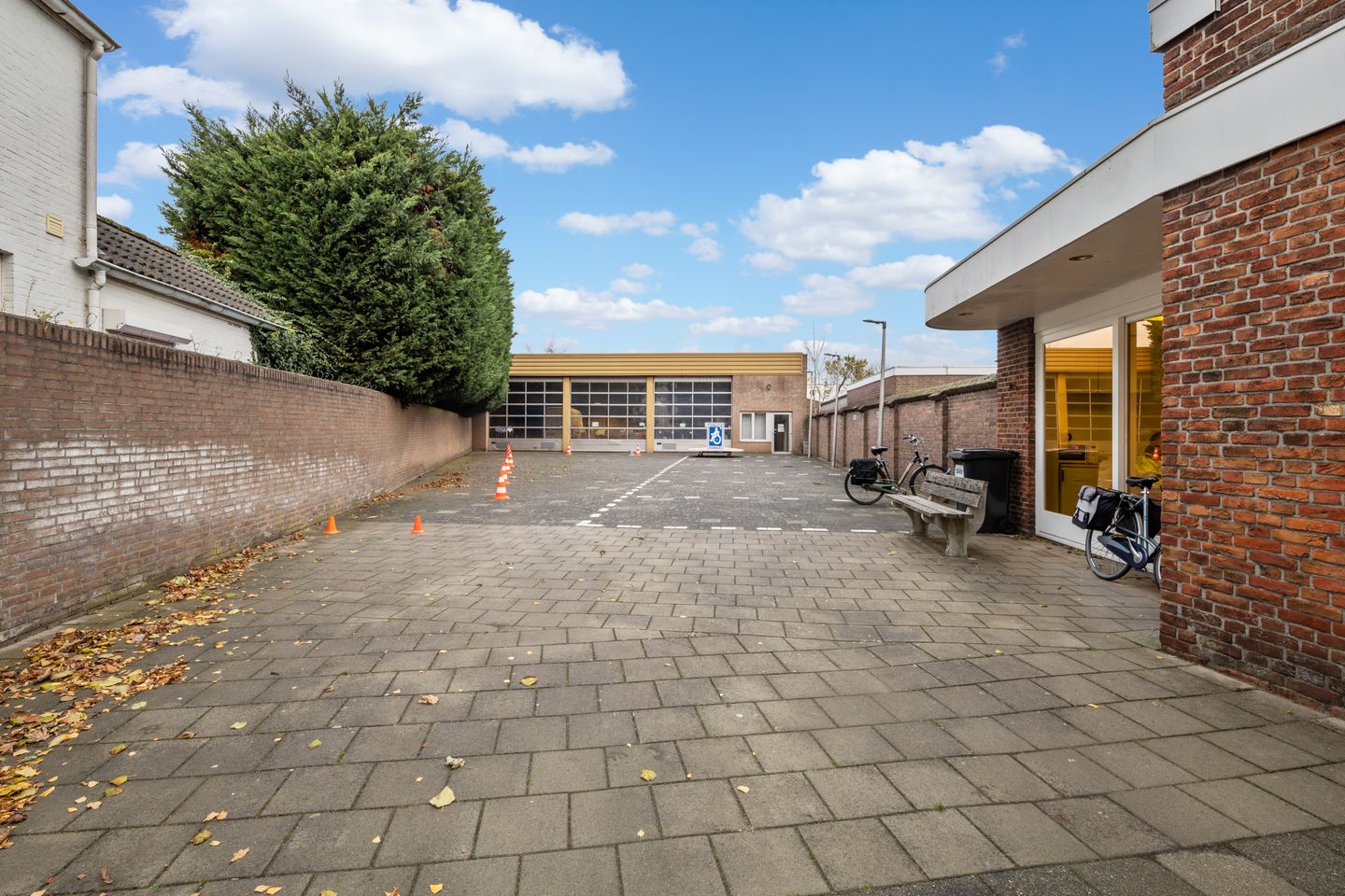 View photo 3 of Parklaan 79