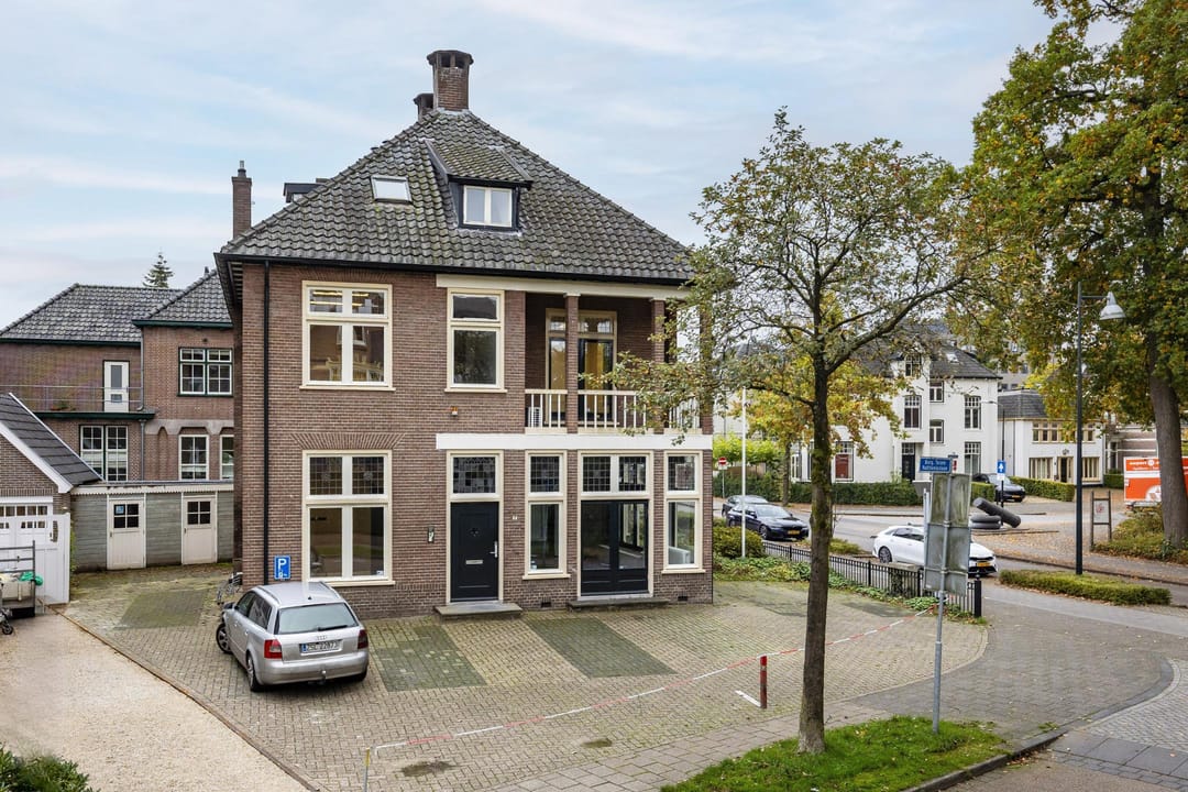 Foto 32 van Burg. Tutein Noltheniuslaan 2