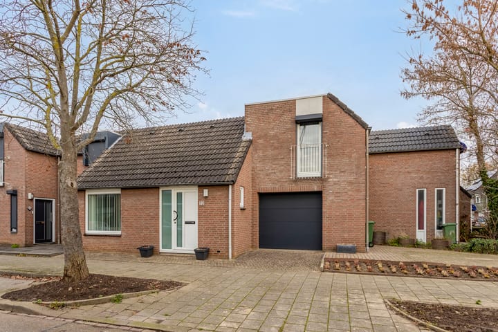 Foto 34 van Aartshertogenstraat 72