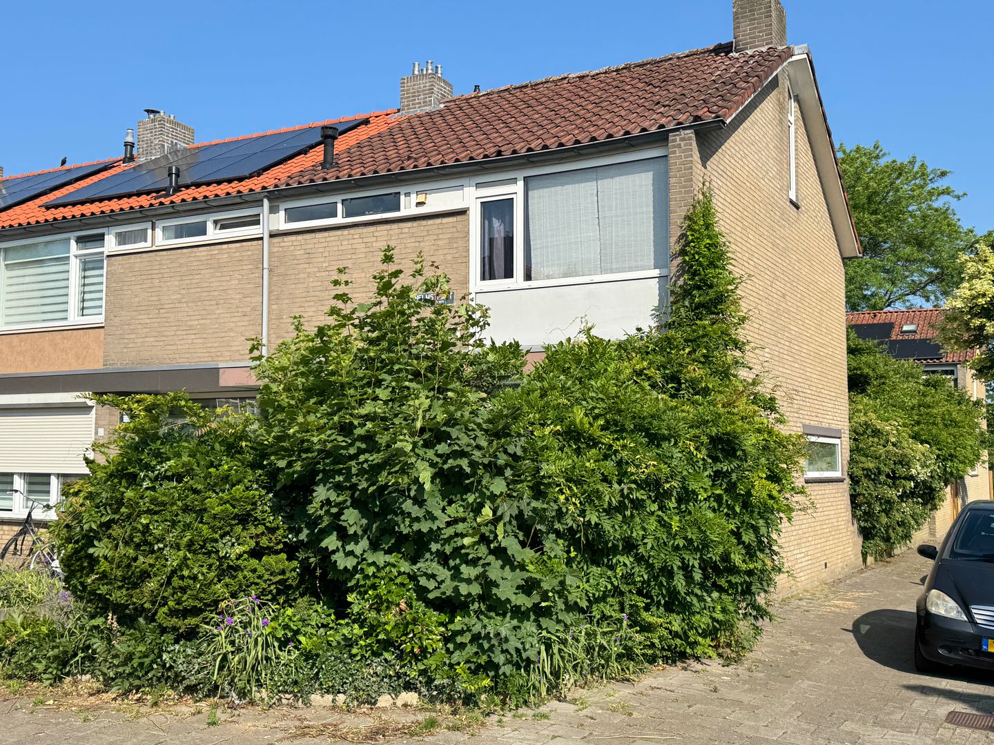 Photo 1 of van der Helmstraat 43