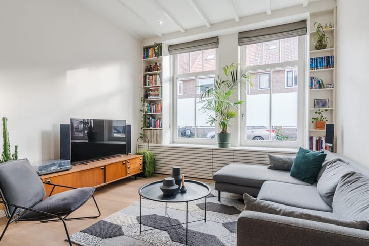 Photo 3 of Stuiverstraat 74