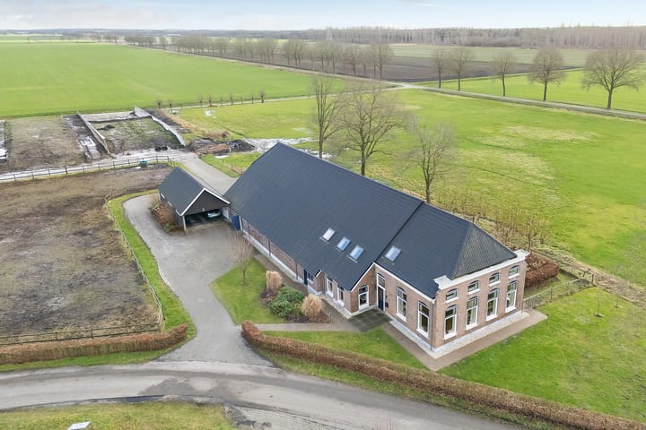 Photo 4 of Tottenhamstraat 17