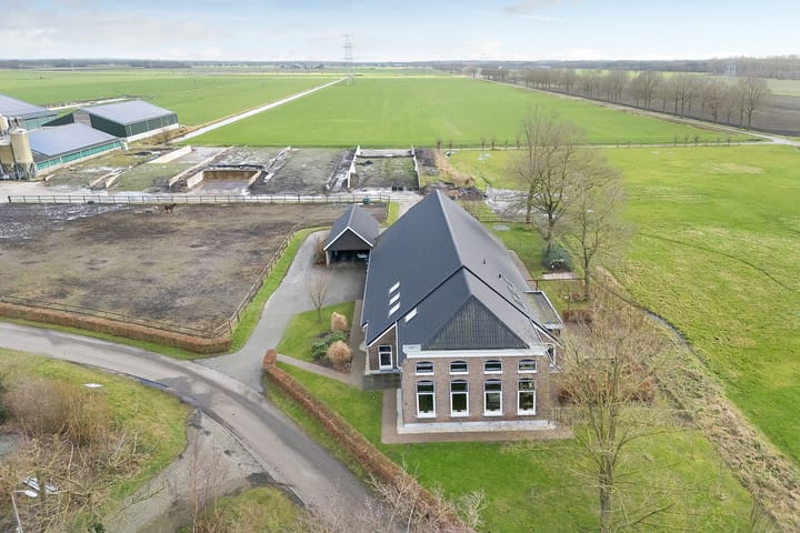 Photo 5 of Tottenhamstraat 17