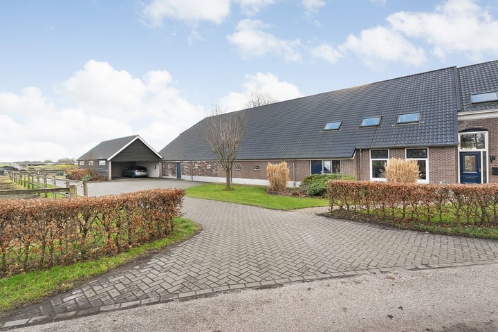 Photo 8 of Tottenhamstraat 17