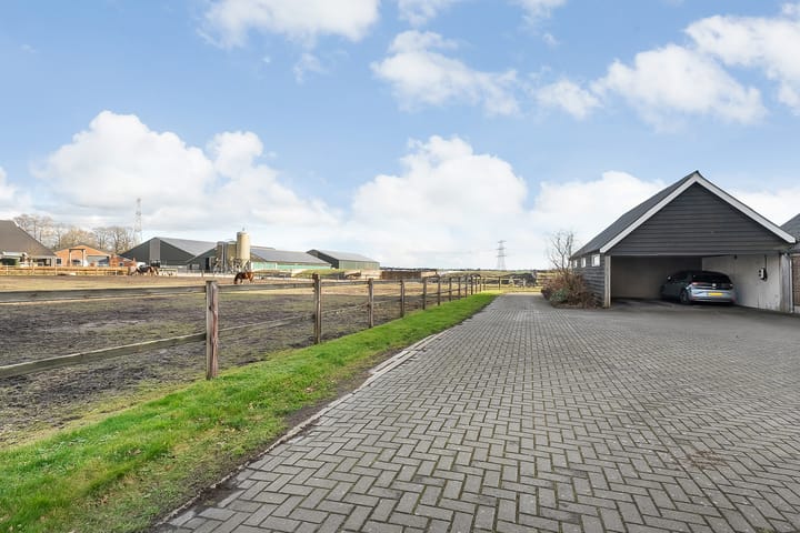 Photo 13 of Tottenhamstraat 17