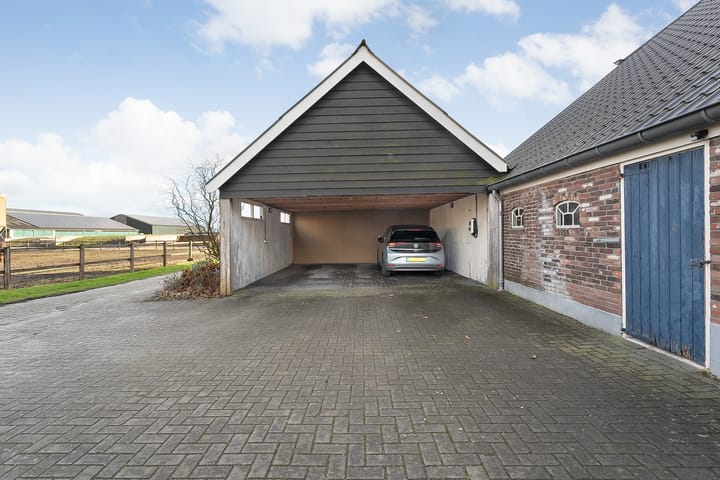 Photo 14 of Tottenhamstraat 17