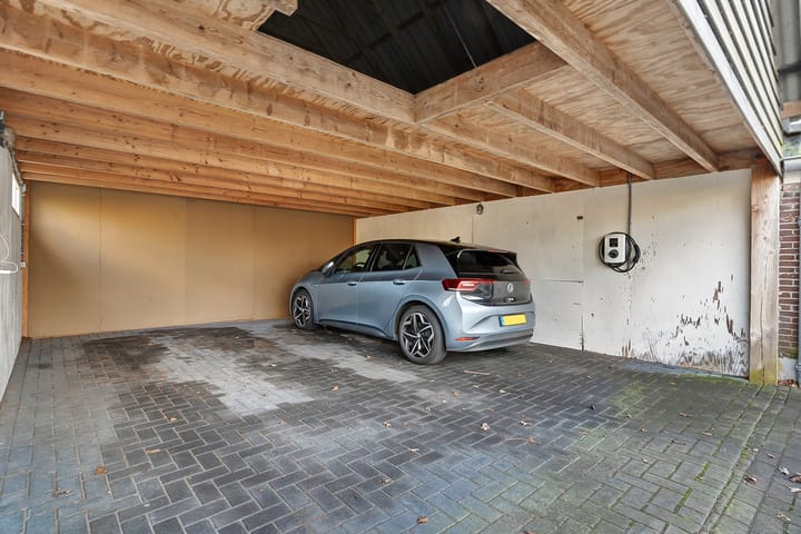 Photo 15 of Tottenhamstraat 17