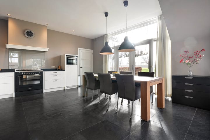 Photo 28 of Tottenhamstraat 17