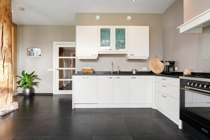 Photo 31 of Tottenhamstraat 17