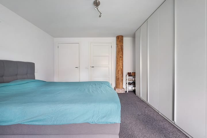 Photo 38 of Tottenhamstraat 17