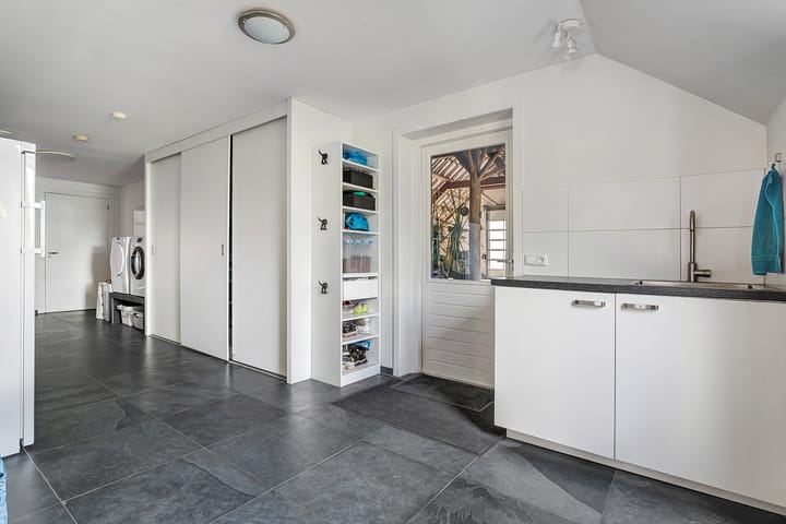 Photo 42 of Tottenhamstraat 17