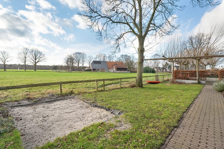 Photo 63 of Tottenhamstraat 17