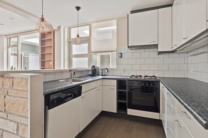 Photo 16 of Burgemeester Dregmansstraat 10