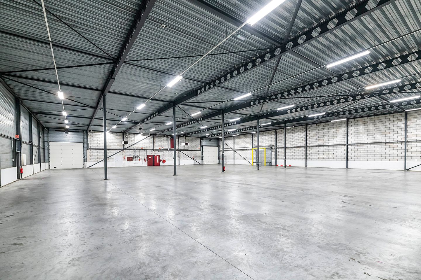 View photo 2 of Mon Plaisir 12