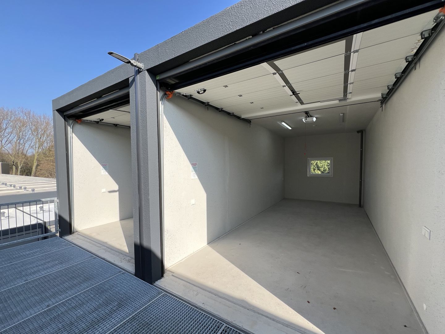 Bekijk foto 2 van Titaniumweg 352