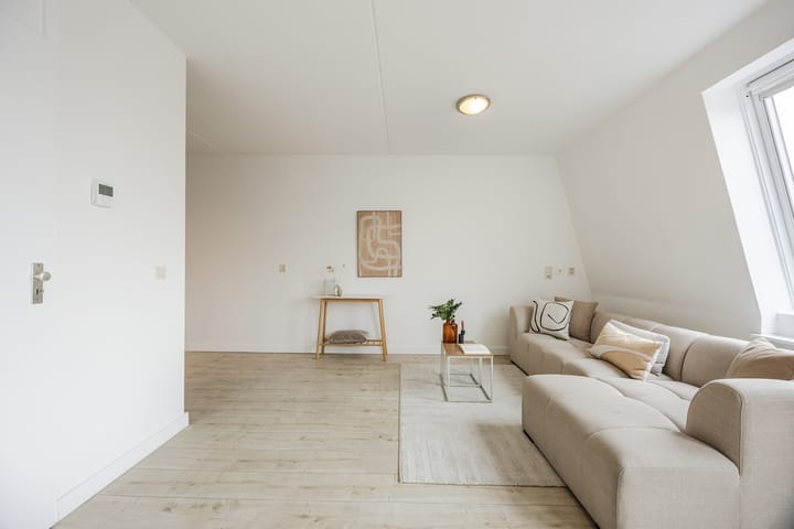 Foto 6 van Den Hof 25