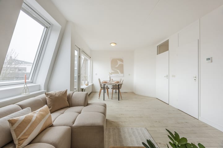 Foto 7 van Den Hof 25