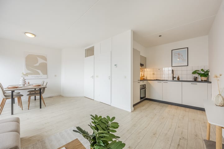 Foto 9 van Den Hof 25