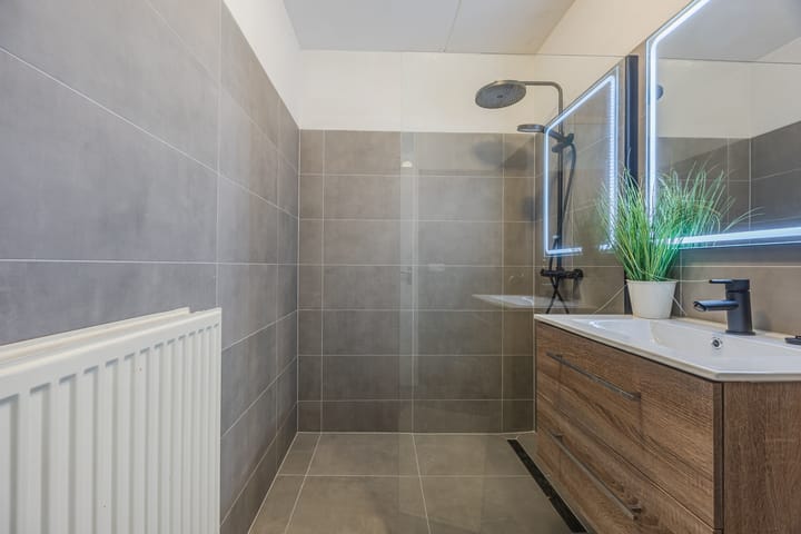 Foto 17 van Den Hof 25