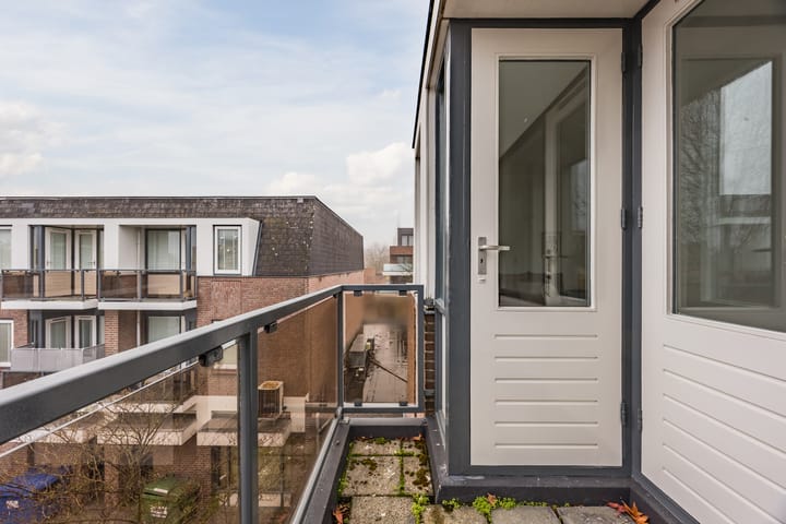 Foto 23 van Den Hof 25