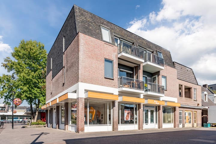 Foto 31 van Den Hof 25